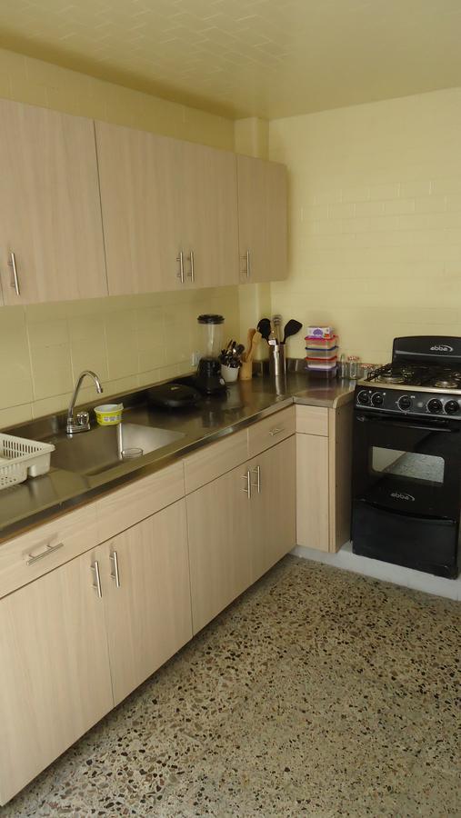 Iris Hostel Медельин Экстерьер фото
