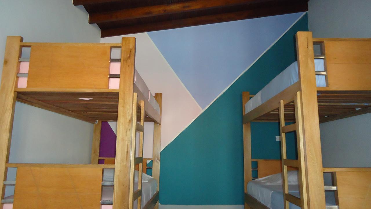 Iris Hostel Медельин Экстерьер фото