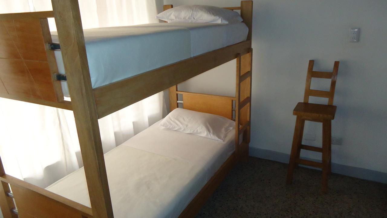 Iris Hostel Медельин Экстерьер фото