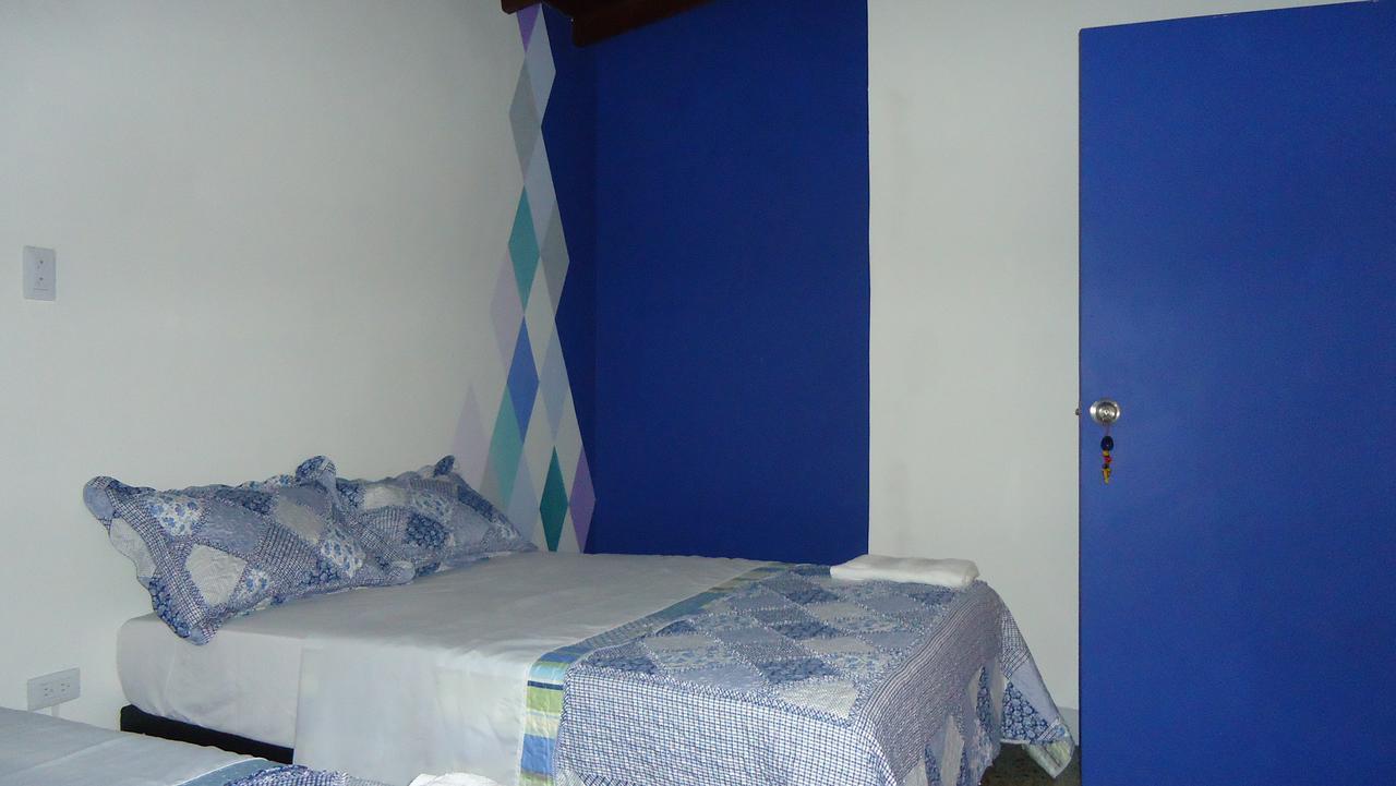 Iris Hostel Медельин Экстерьер фото
