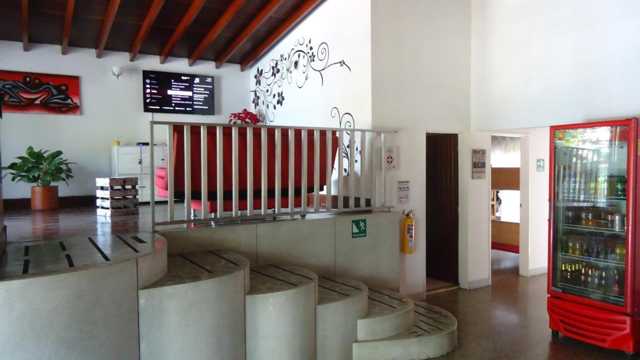 Iris Hostel Медельин Экстерьер фото